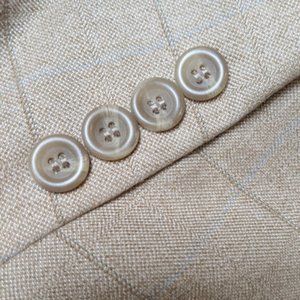 Handsome 43R LINEAGE sports coat with subtle check